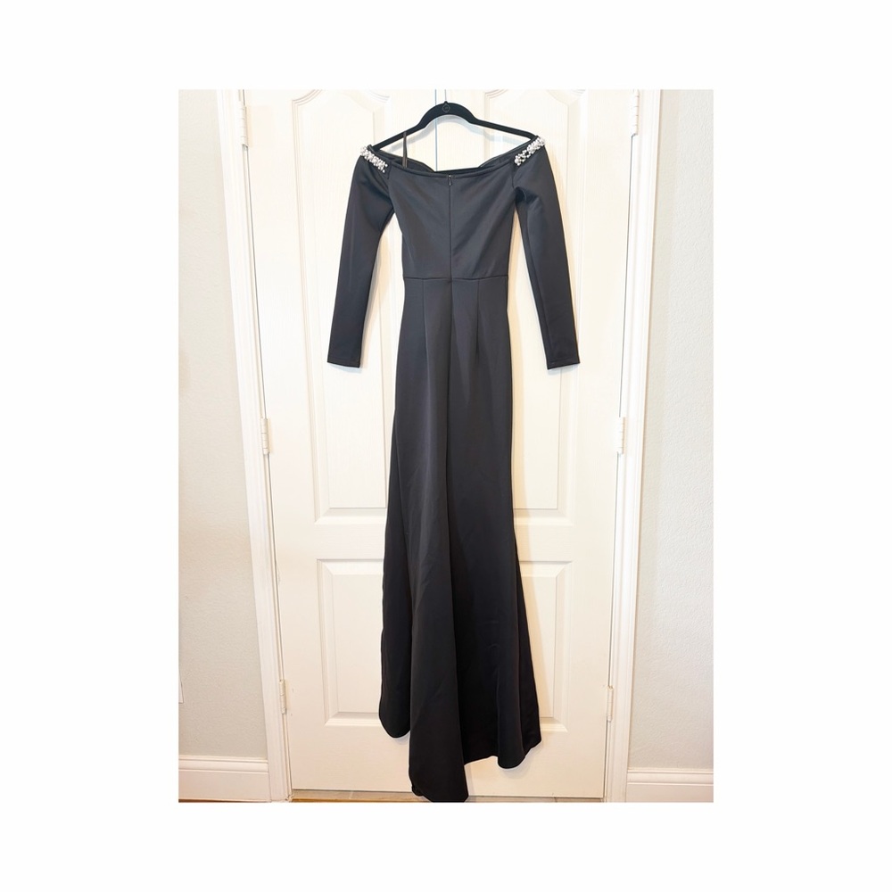 Cadyce Elegant Black Evening Gown With Faux Pearls and Rhinestones Details XS - Picture 2 of 15